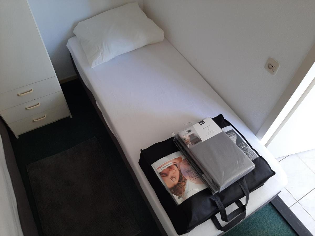 Huisje Earrebarre Tzummarum Esterno foto
